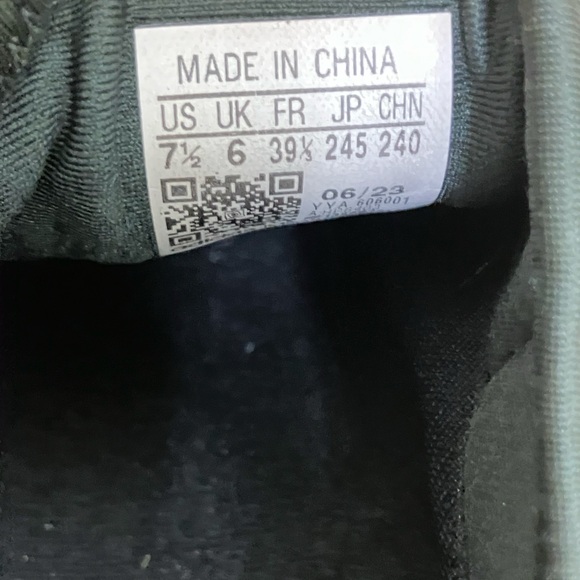 Adidas Ultraboost Light Gore-Tex Womens Size 7.5 Running Shoes Black HP6403 - Picture 5 of 5